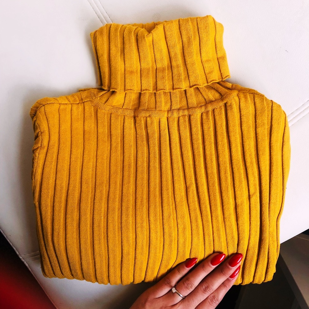 Zara Cropped fit Yellow Turtle Neck Sweater